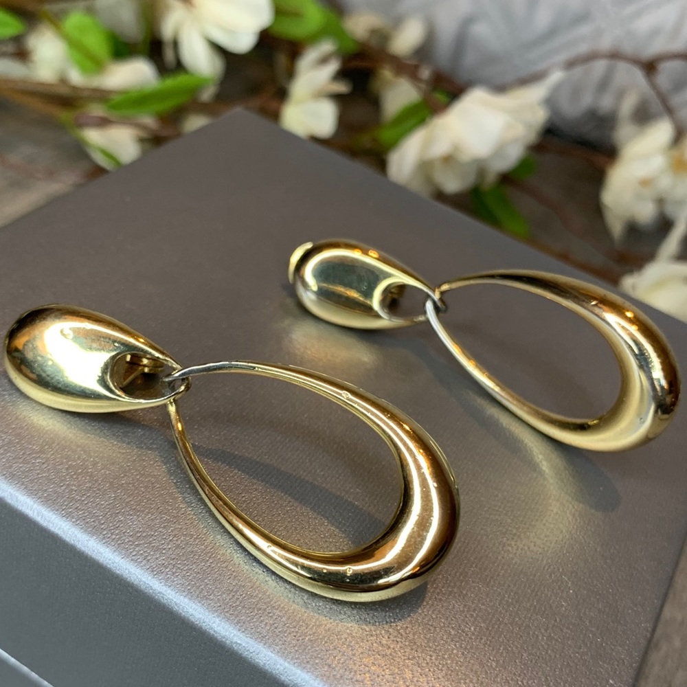 Vintage 80’s era Monet Gold Drop Earrings